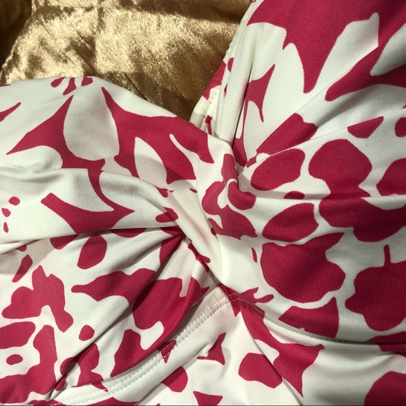 Tommy Bahama Shirred Tropical Halter Padded Tankini Hibiscus Top in EUC … - Picture 3 of 6